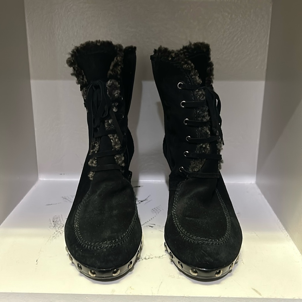 Black fur lined Stuart weitzman snow booties RARE